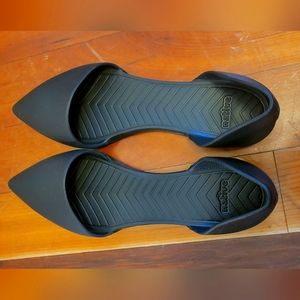 Brand new Audrey Native flats in black size 11